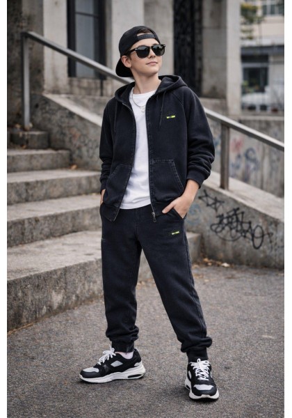 Чорні костюми варьонка,двійки для хлопчиків,95%бавовна.Розмір 8-16(140-170 см).Фірма Happy House,Польща.  